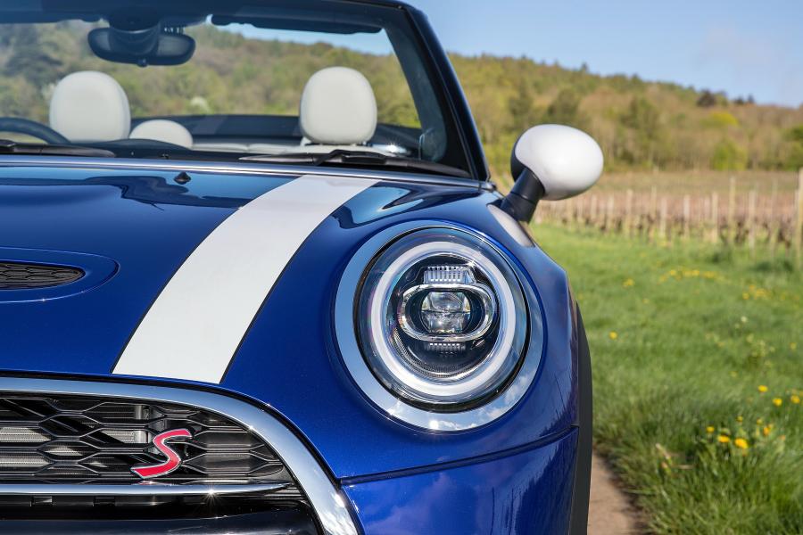 Детали экстерьера Mini Cooper S Cabrio 25th Anniversary (F57) 2018 года  (UK) (фото 16 из 22)